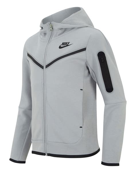 nike tech fleece older boys.